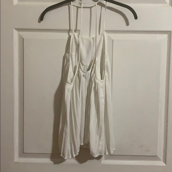 Pleated halter top - Picture 2 of 3